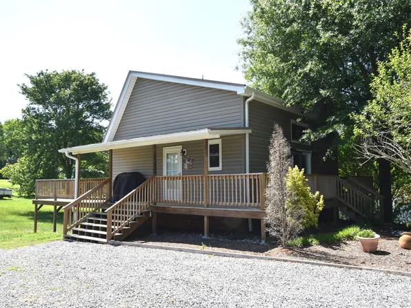 5769 Birch St, Conover, NC 28613