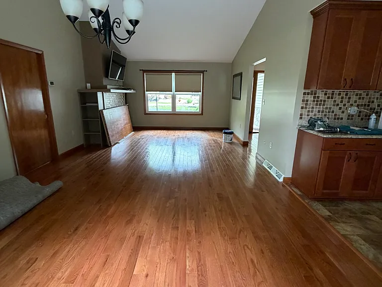 54 Castleton Ct — Photo 3