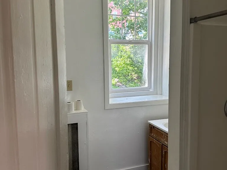 117 E 3rd St — Photo 3