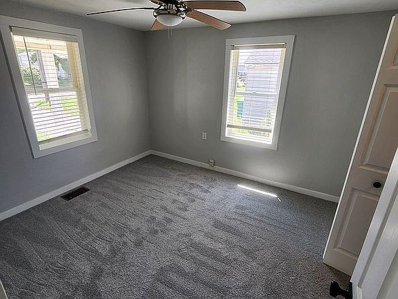 3rd image of 637 N 27th St