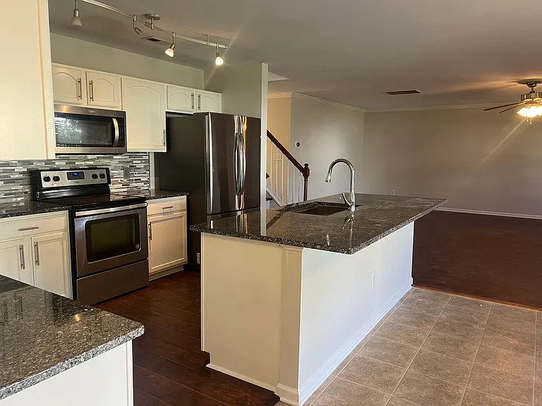 10911 Harmony Glen Ct — Photo 2
