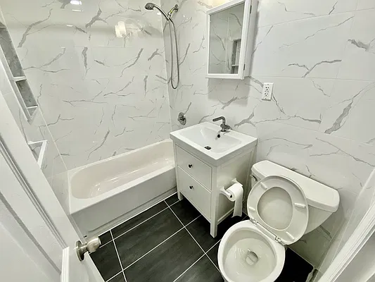 Rented by Realty Nerd | media 8