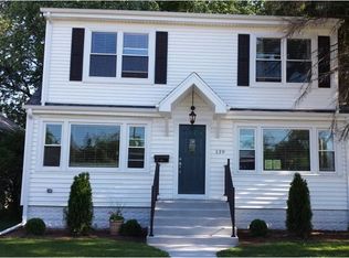 139 W Quincy St, Westmont, IL