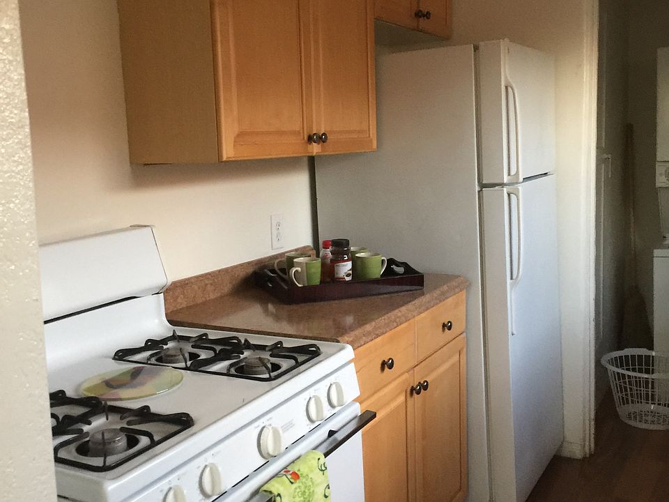 Kitchen with Gas Appliances