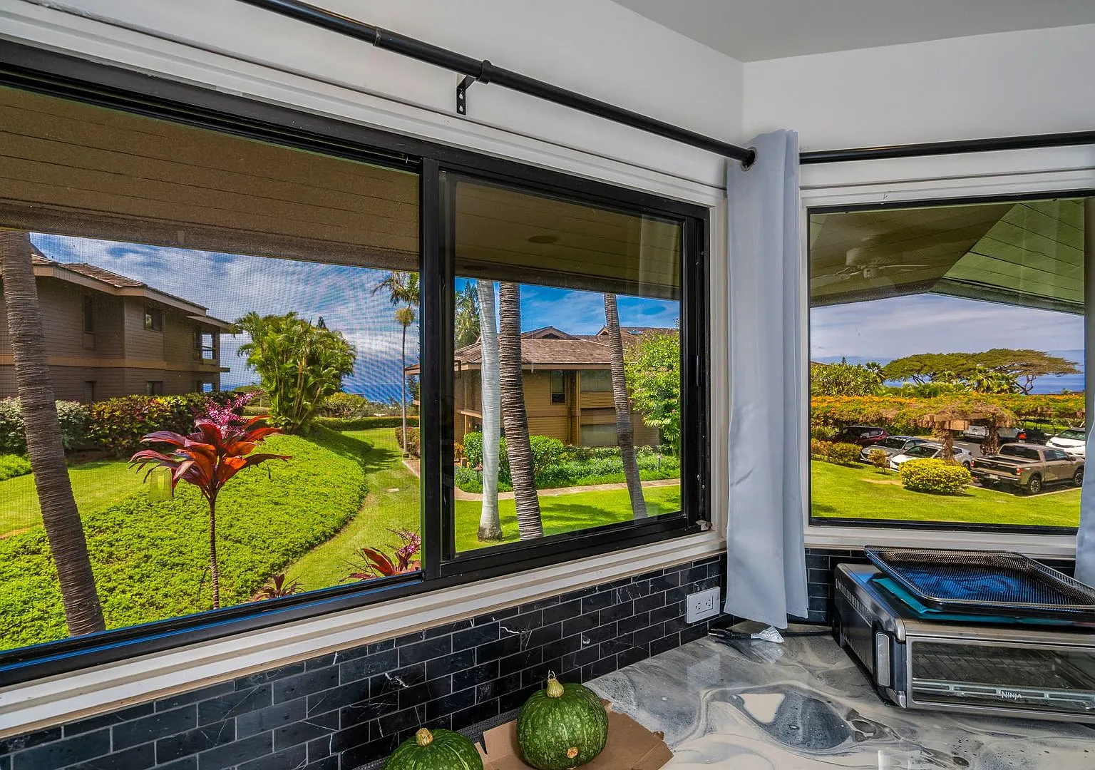Furnished Masters, 2 Bed, 2 Bath Condo with Great Ocean Views — Photo 3