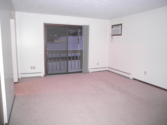 3rd image of 6378 Saint Andrews Dr APT 1