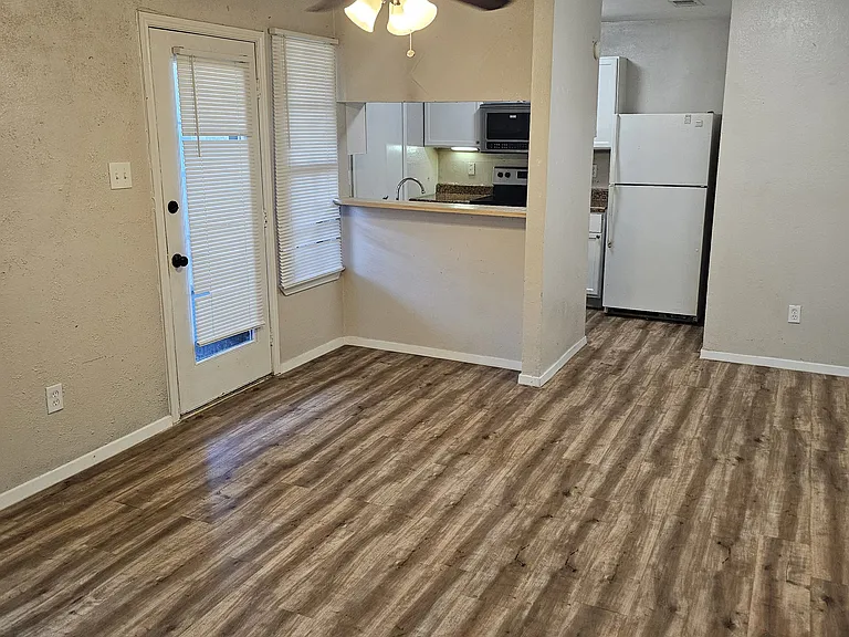 1732 Crest Point Dr — Photo 11
