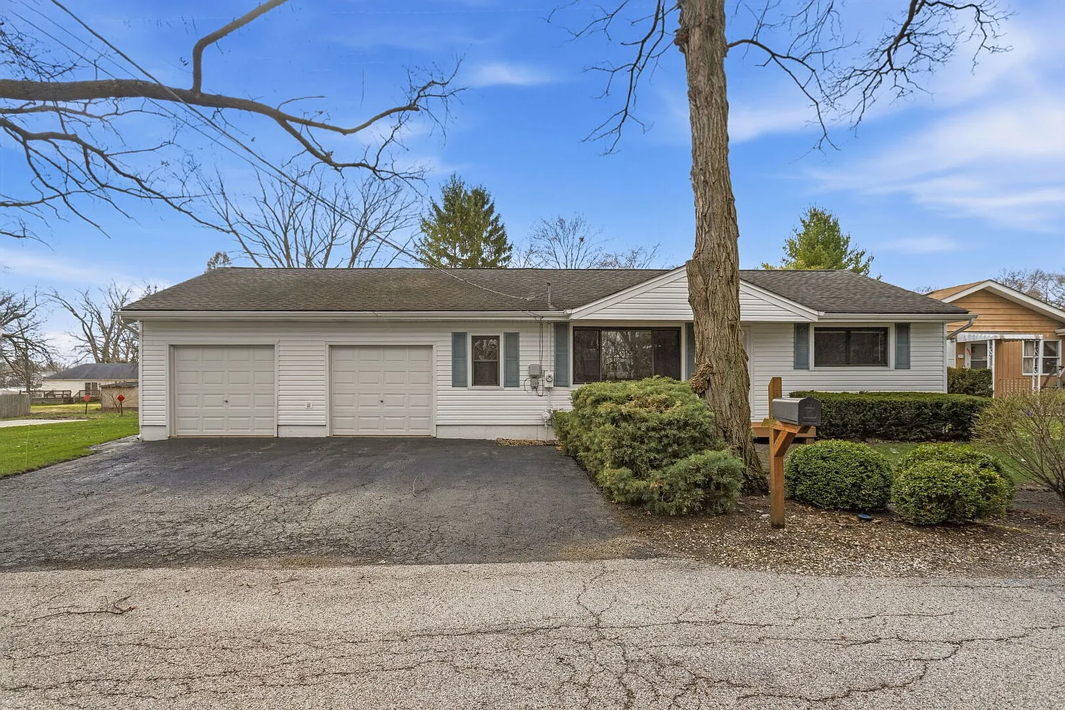 98 Cedar Dr photo 1