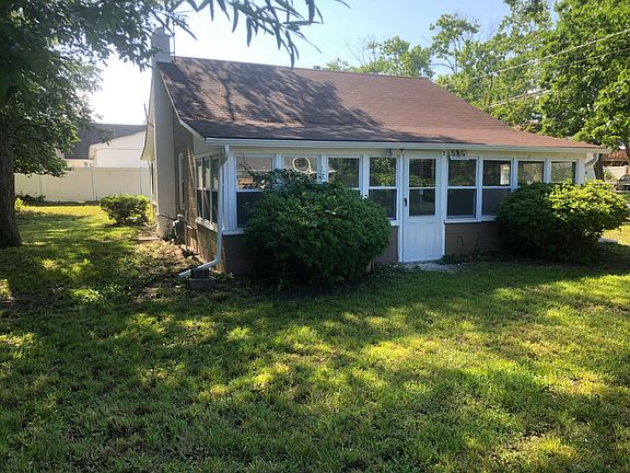 2nd image of 586 Garfield Ave