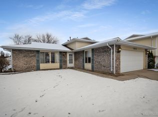 184 Briarwood Ct, Elgin, IL 60120