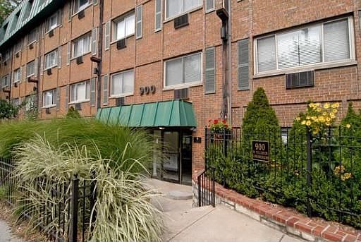 1st image of 900 W Fullerton Ave APT 3E