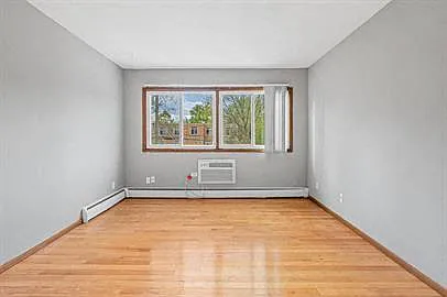 3428 Harriet Apartments — Photo 17