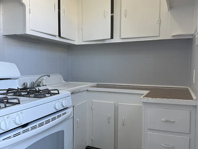 103 Tecumseh St #2 — Photo 8