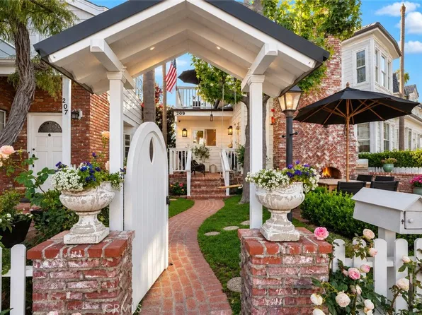 209 Diamond Ave, Newport Beach, CA 92662