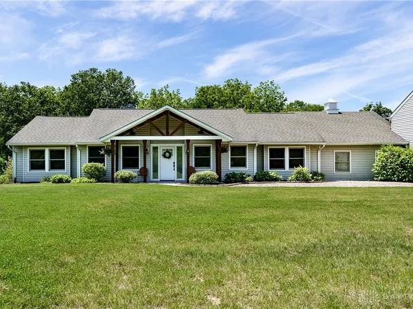 303 White Oak Dr, Wilmington, OH 45177