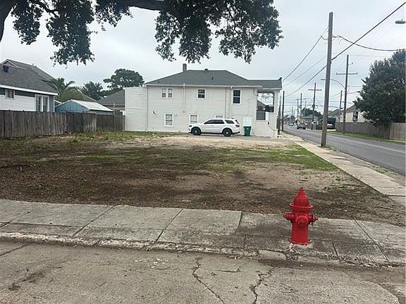 4th image of 437 Newton St