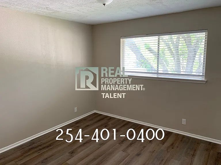 2214 Saulsbury Dr #D — Photo 8