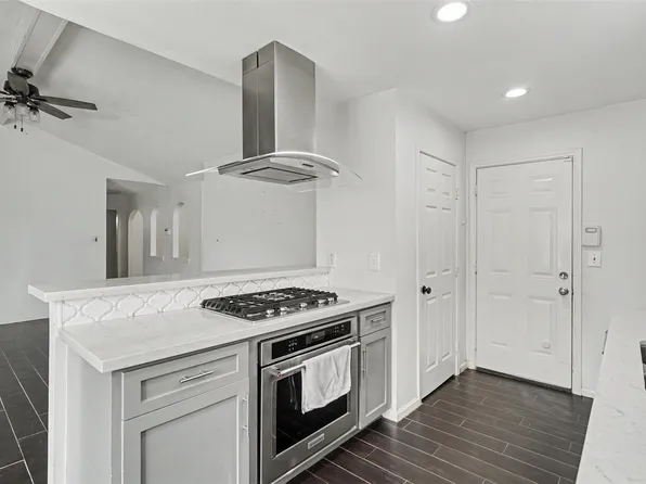 11607 Sagehurst Ln, Houston, TX 77089