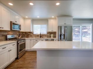 476 Bear Valley Pkwy, Escondido, CA 92025