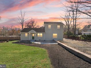 8737 Redman St, Springfield, VA 22153