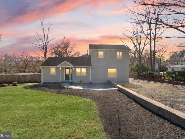 8737 Redman St, Springfield, VA 22153