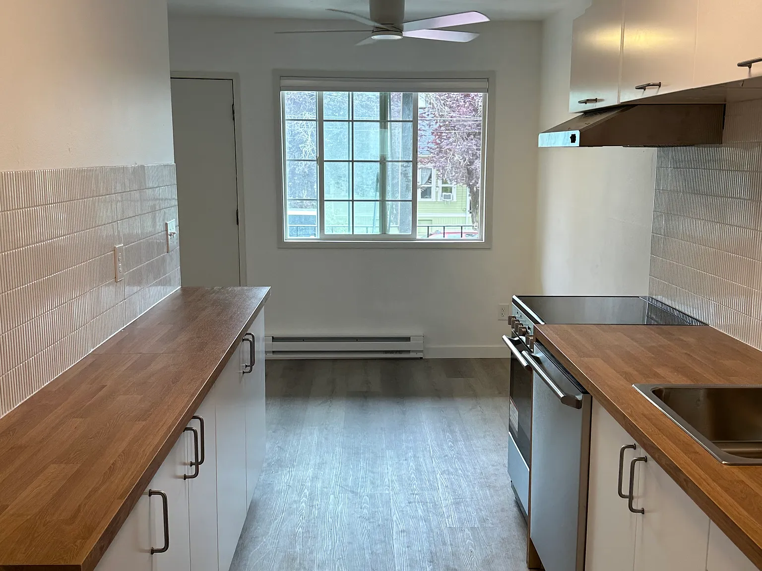 1 bed, 725 sqft, $1,599 — Photo 2