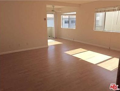 5th image of 1129 23rd St APT 5