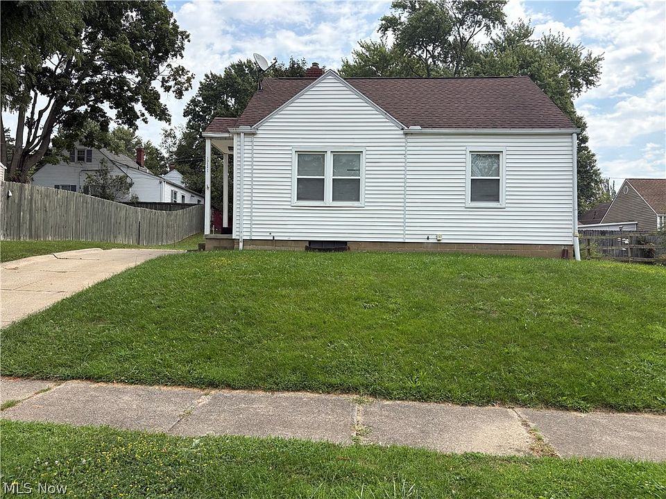 1st image of 1711 Evergreen Ave