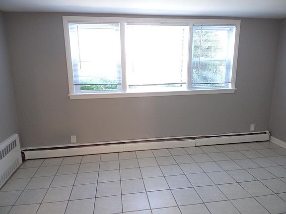 2nd image of 274 Highland Pkwy APT 1