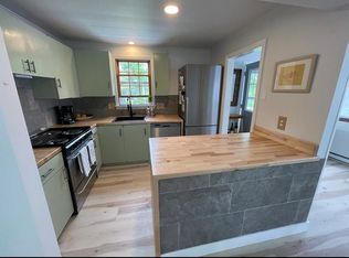 7 1st St, Charlestown, RI 02813