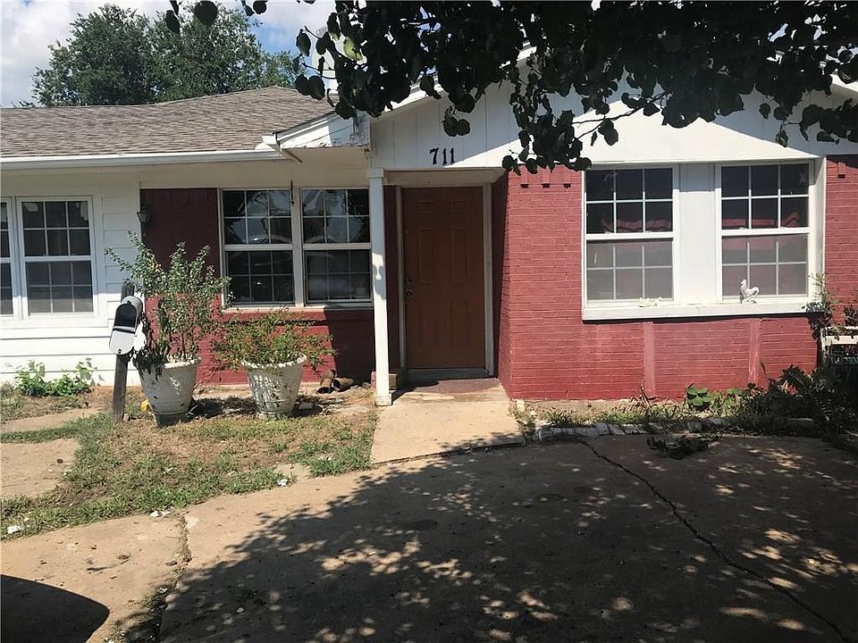 1st image of 711 E Celeste Dr