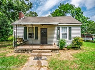107 Central St, Batesville, MS 38606