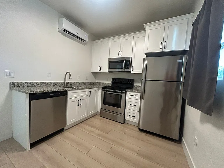 343 E Coatsville Ave — Photo 2