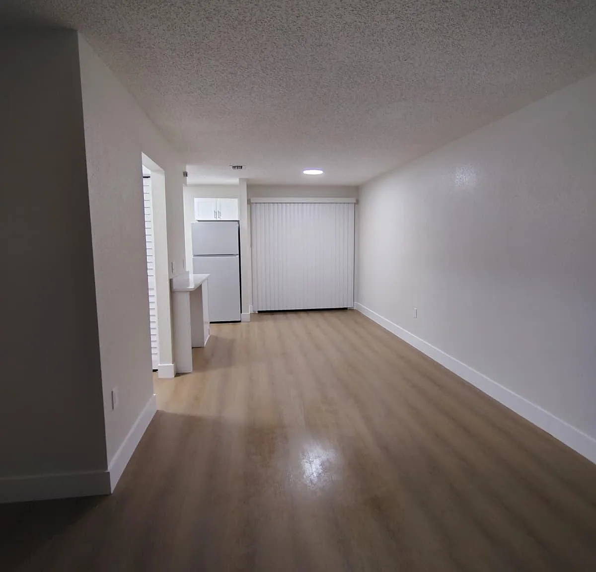 3 bed, 1.5 bath, 925 sqft, $1,400 — Photo 3