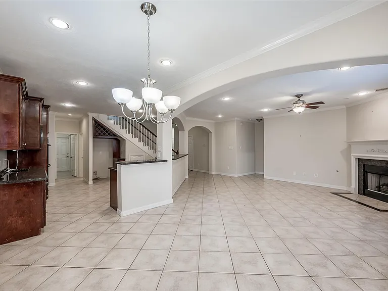 930 Lawrence St — Photo 13