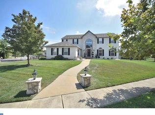8 Columbia Dr, Marlton, NJ 08053