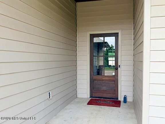 2nd image of 516 Brighton Trl
