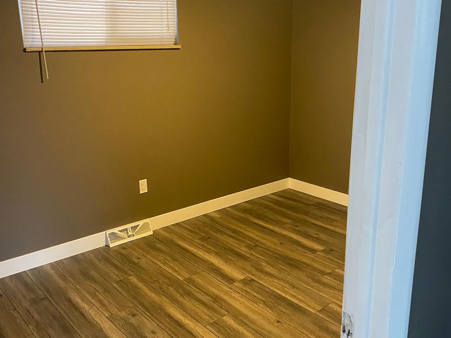 2 bed, 742 sqft, $1,600 — Photo 4
