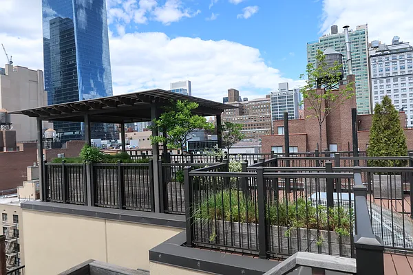 Rented by Maz Group NY | media 18