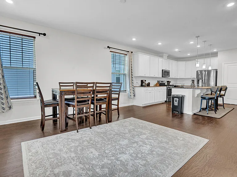 1202 Commack Dr — Photo 8