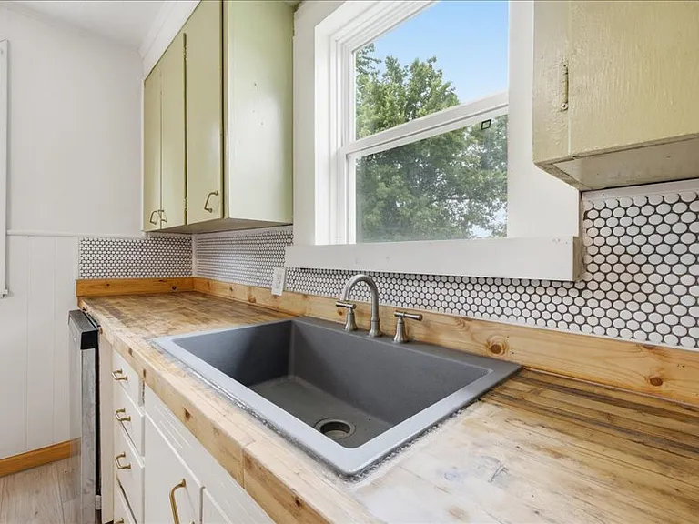 357 Donkey Ln — Photo 10
