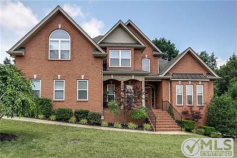 2nd image of 1216 Lilac Dr