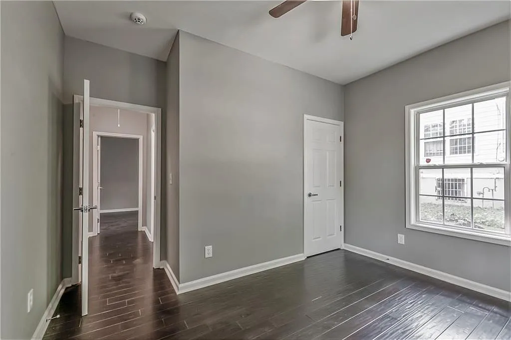 3 bed, 1345 sqft, $2,200 — Photo 4