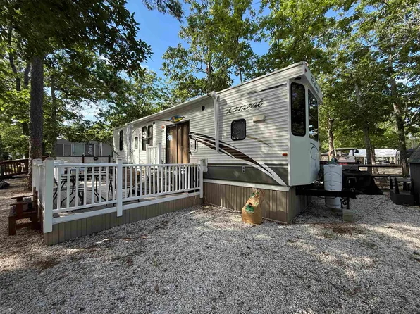 561 Corsons Tavern Rd, Ocean View, NJ 08230