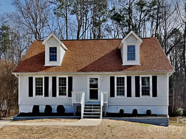 5012 Forest Mountain Ct, Charlotte, NC 28227
