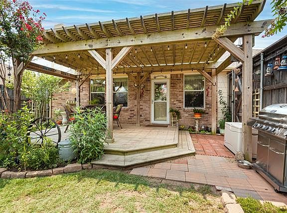 3rd image of 2923 Sheridan Ln