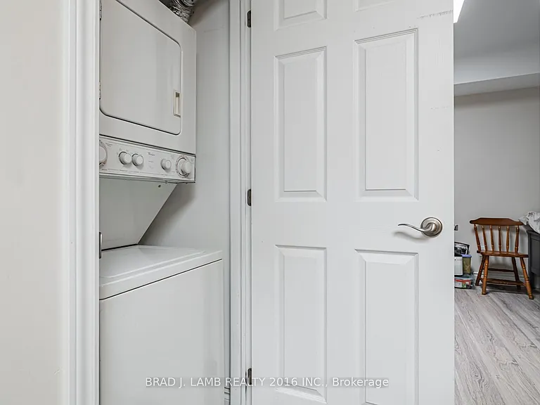 2904 A Danforth Ave #3 — Photo 15