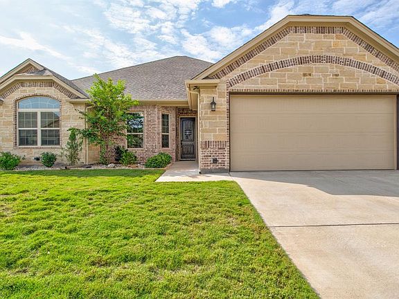 4th image of 2034 Clive Dr