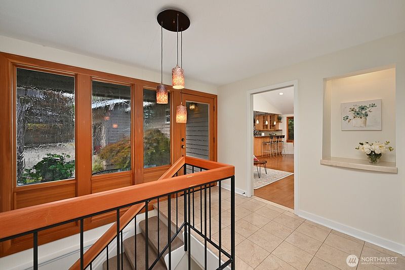 5th image of 17236 NE 6th Place