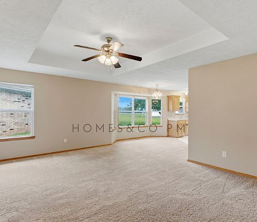 4th image of 1239 W Bluegrass Rd